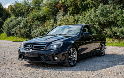 Mercedes-Benz C 63 AMG W204 (2009), deutsches Fahrzeug, P30 Package, Scheckheft