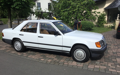 Mercedes Benz 124 (1987)