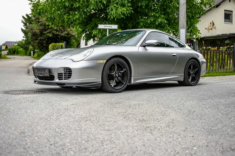Porsche 911 Carrera 996 Coupé "40 years 911" special model from 2nd hand only 44.600 km mileage Good condition with 345 hp (7/2005)