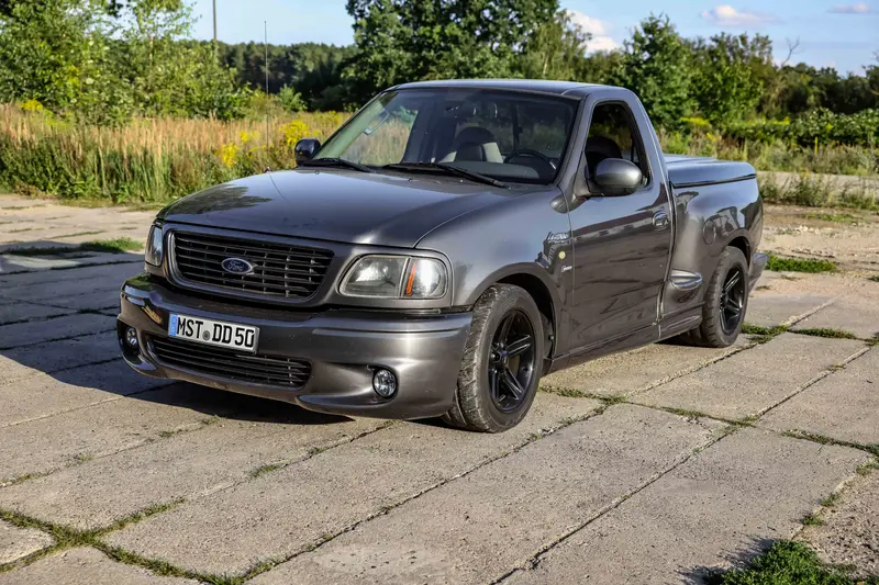 Ford F-150 SVT Lightning from 1st hand complete checkbook V8 supercharged engine with 450 hp engine overhaul (2003)