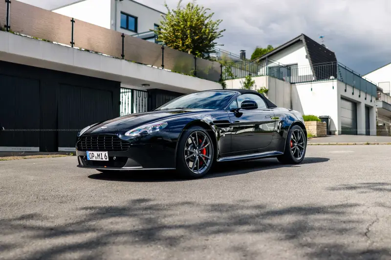 Aston Martin V8 Vantage Roadster N430 (2015), 1. Hand, erst 26.828 km, sehr gepflegt mit lückenlosem Scheckheft