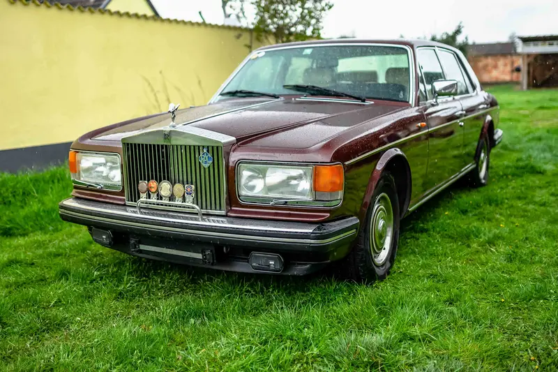 Rolls-Royce Silver Spirit Serie 1 mit Nardi-Lenkrad elektrische Fensterheber Servolenkung Teilrestauriert (1984)