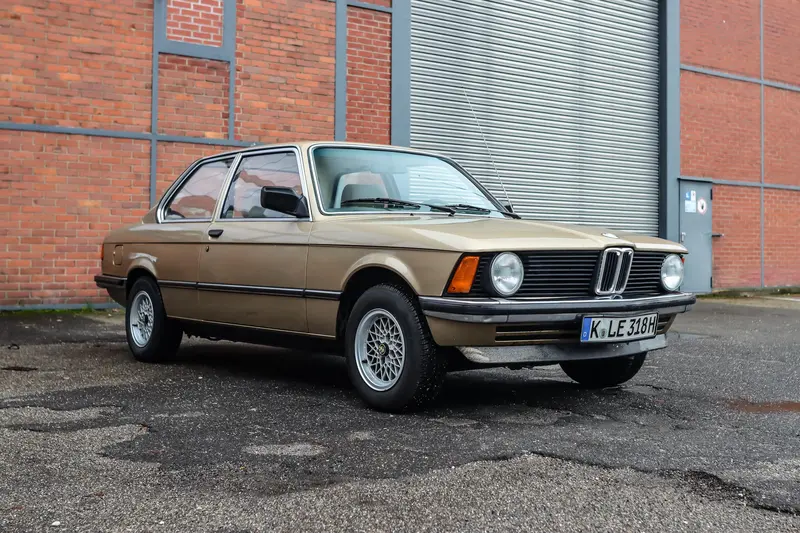 BMW E21 318i Cashmere Metallic 3rd hand H license plate Partially restored with new service (1981)