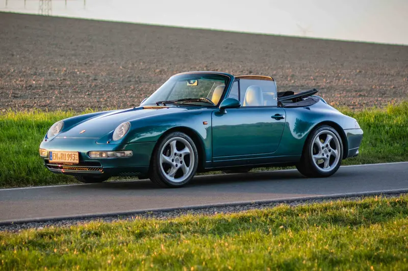 Porsche 993 Carrera 2 Cabrio excellent condition Turquoise green metallic speed. Klima Klangpaket Historie (1996)