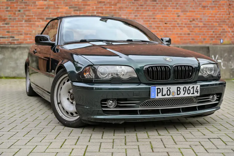 BMW 330ci convertible from 3rd hand, rear brakes completely overhauled, chassis lowered (2002)