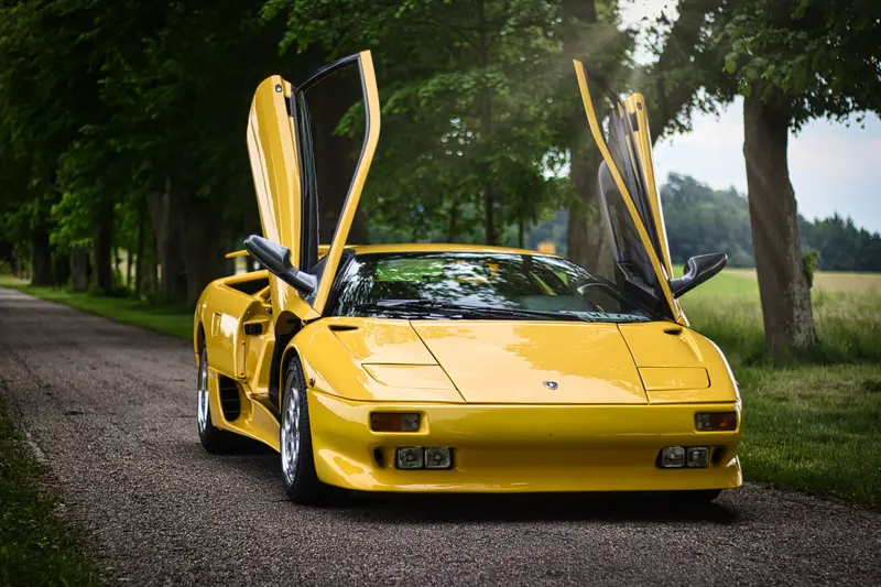 Lamborghini Diablo 5.7L V12 Serie 1 1/873 2. Hand Unfallfrei Scheckheft (1991)