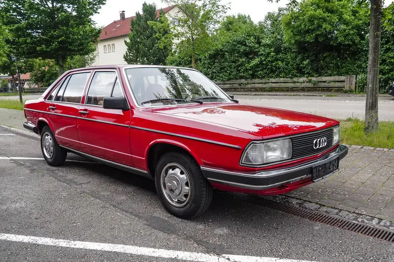 Audi 100 in Malagarot Originalzustand Mit TÜV H-Kennzeichen (1980)