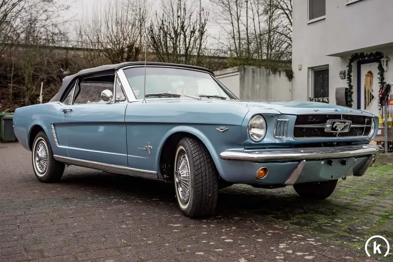 Ford Mustang Cabrio Frame-Off Restored with history Blue metallic from 2nd hand absolute dream condition (1965)