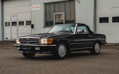 Mercedes-Benz R107 560 SL mit lückenlosem Scheckheft, Gutachten Note 2, USA-Import (1987)
