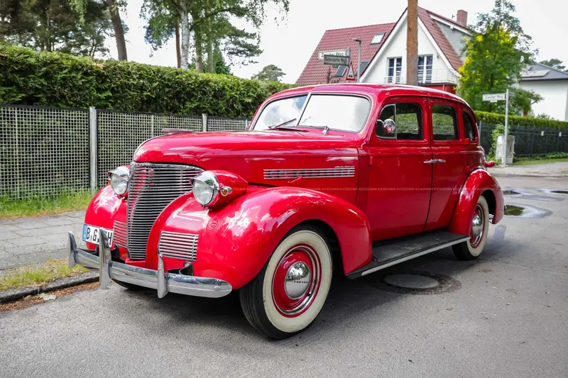 Chevrolet Master (1939), completely repainted, well-maintained interior, extensive investments