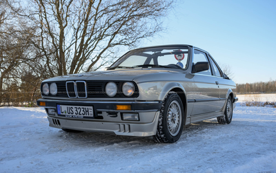 BMW E21 323i Convertible with full service history, H license plate, and expert appraisal