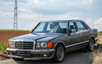 Mercedes Benz W126 280 SE 2nd hand with complete checkbook (1983)