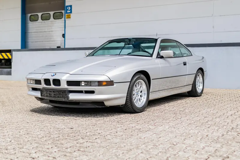 BMW E31 850iA Sterling Silber Metallic und Wurzelholz Km-Stand nachvollziehbar hervorragender Zustand (1991)