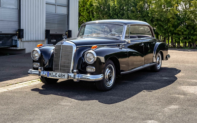 Mercedes-Benz W189 300 D Adenauer Sedan Servicebook Restored good condition (1960)