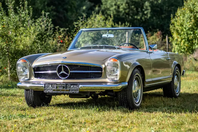 Mercedes-Benz W113 250SL Pagoda ZF 5-speed extensive frame-off restored Becker Mexico Radio Note 1- (1967)
