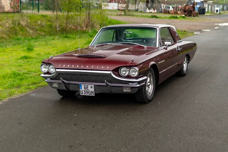Ford Thunderbird aus 2. Hand elektrische Fensterheber Servolenkung Teilrestauriert (1964)