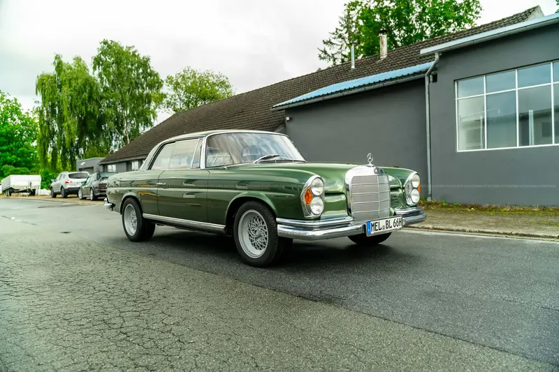 Mercedes-Benz W111 250 SE Coupé (1966), seit 34 Jahren im Besitz des Verkäufers, restauriert, mit Schiebedach