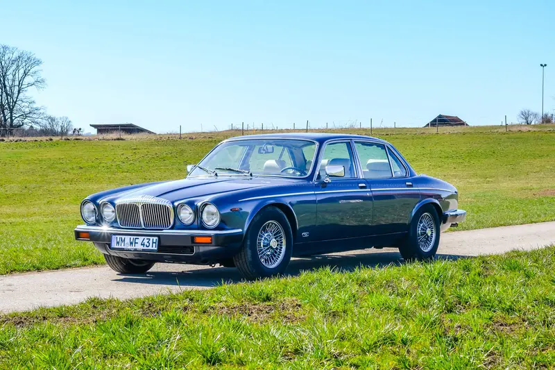 Daimler Double Six S3 (1988), seit 27 Jahren im Besitz, Classic Analytics Note 2-, Scheckheft, gepflegter Originalzustand