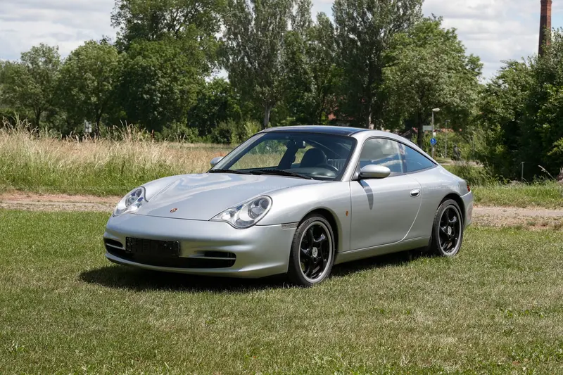 Porsche 911 996 Targa (2002), IAA-Ausstellungsfahrzeug mit umfangreicher Ausstattung, ca. 15.000€ in den letzten Jahren investiert