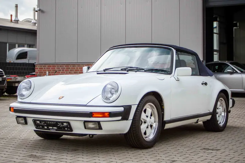 Porsche 911 3.2 Carrera Cabrio G50 Klima., Historie, geringe Laufleistung (1988)