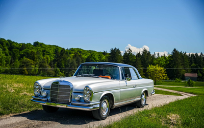 Mercedes Benz W112 300SE Coupé (1966), one of only 2,419 units, grade 2 appraisal, very well maintained condition