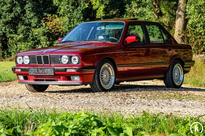 BMW E30 325i Schiebedach Calypsorot-Metallic Eisenmann Auspuff M-Technik 2 Lenkrad (1991)