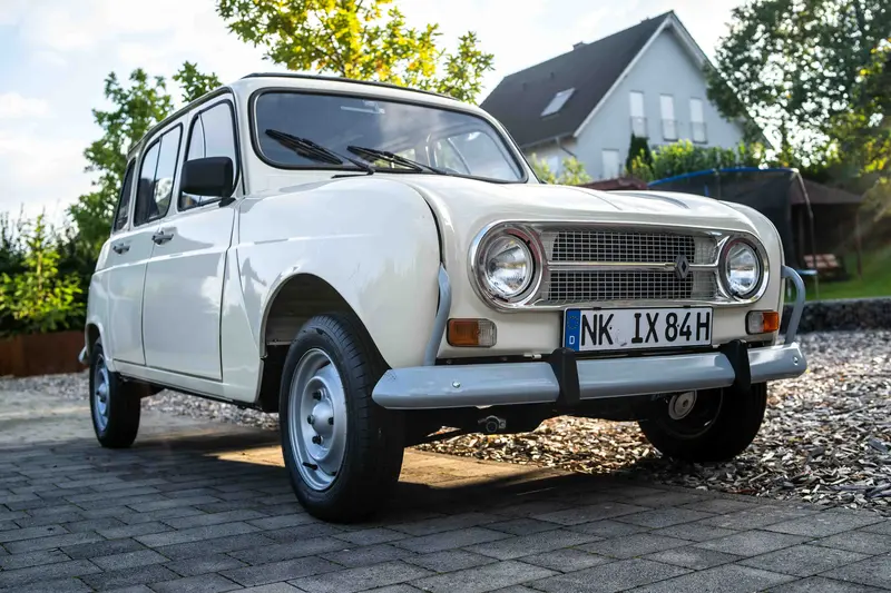Renault R4 Faltdach erstklassiger Zustand perfekt Restauriert Note 2+ (1984)