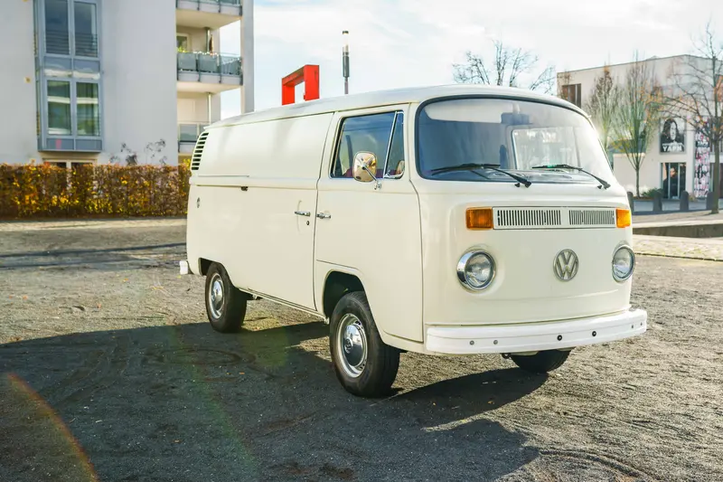 Volkswagen T2 Kastenwagen erst 2. Hand aufwendige Restauration 87t km (1978)