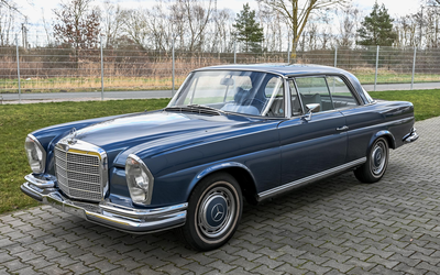 Mercedes-Benz W111 280 SE 3.5 Coupé in Blau-Metallic, Wertgutachten Note 2-, H-Kennzeichen & TÜV (1971)