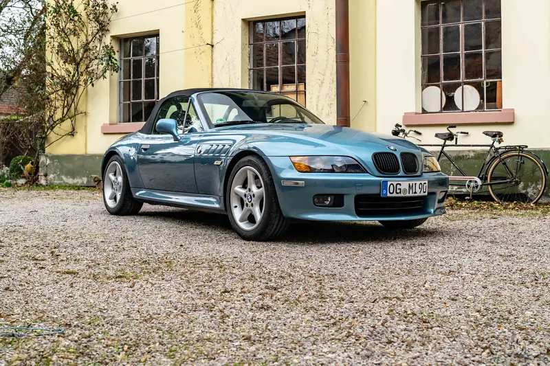 BMW Z3 2.8L Complete checkbook great condition 192hp (1997)