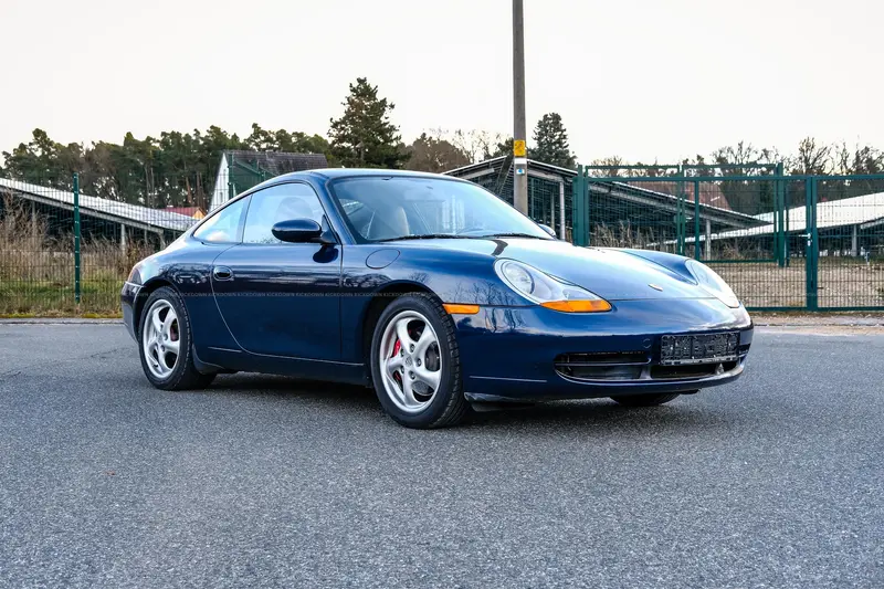 Porsche 911 996 Carrera in blue metallic, only 98,000km, well-maintained original condition (1998)