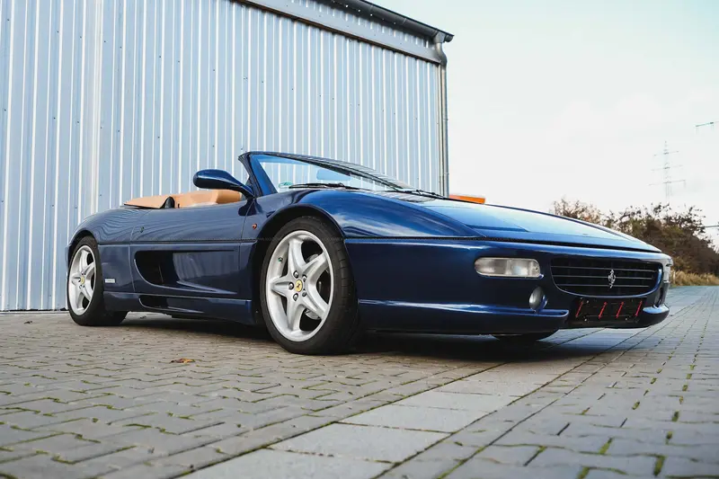 Ferrari F355 Spider Handschalter (1997), Tubi Sportauspuff, großer Service mit Zahnriemen in 2023