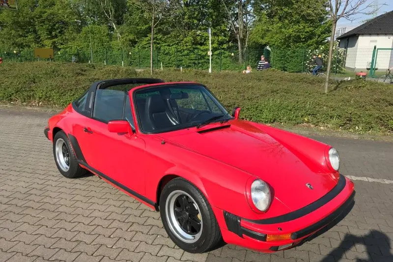 Porsche Carrera 3.2 Targa 2+ (1984)