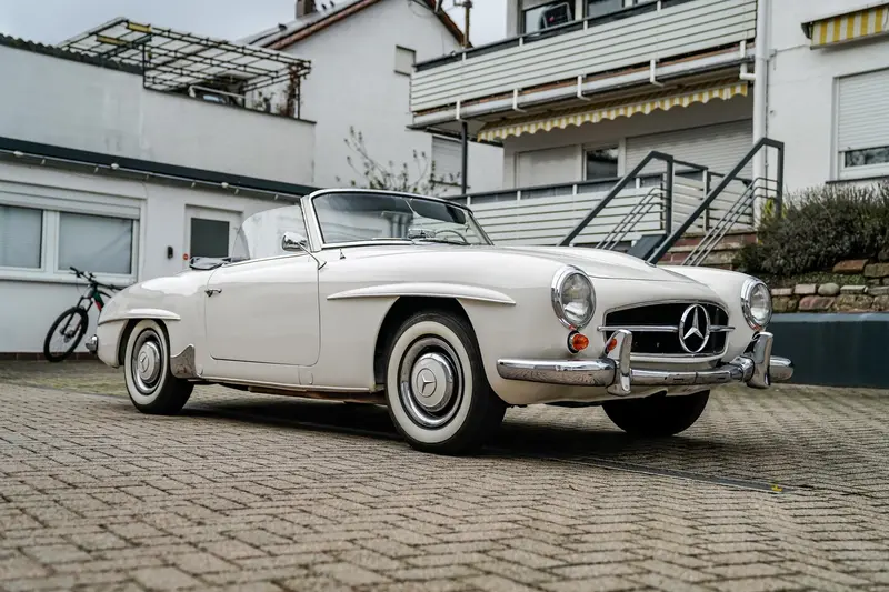 Mercedes-Benz 190 SL W121 (1961), restauriert, deutsche Erstauslieferung, mit Fallstromvergaser, neues Verdeck