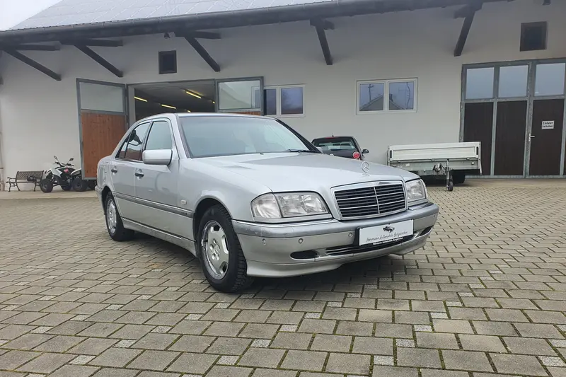 Mercedes-Benz C220 CDI 1. Hand W202 (1998)