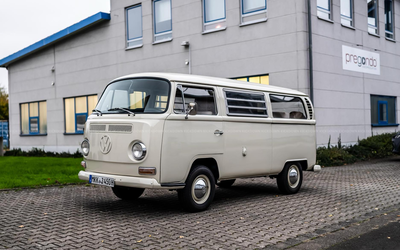 Volkswagen T2 USA-Import with camping equipment Restored (1968)