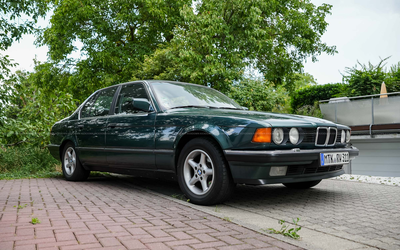 BMW E32 735i (1992) in Grün-Metallic, Motor überarbeitet, Bremsanlage und Auspuff erneuert