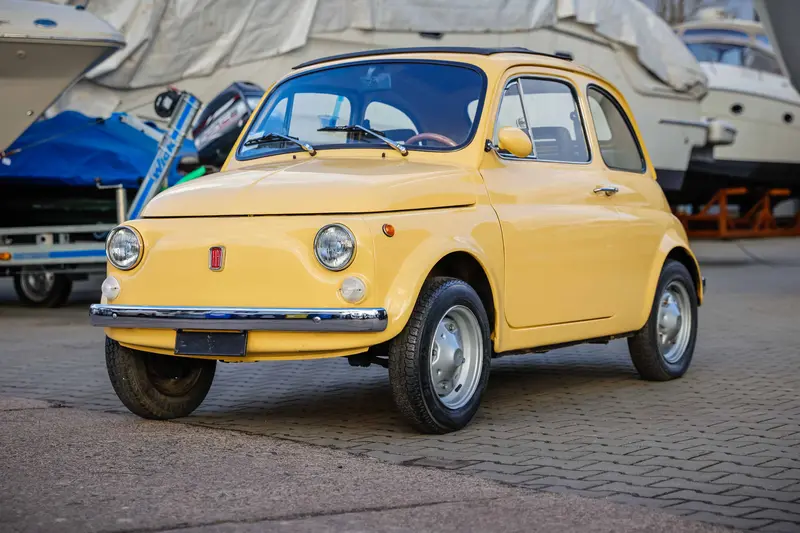 Fiat 500 F Nuova 4-Gang 18PS Kunstleder Restauriert hervorragender Zustand Historie (1973)