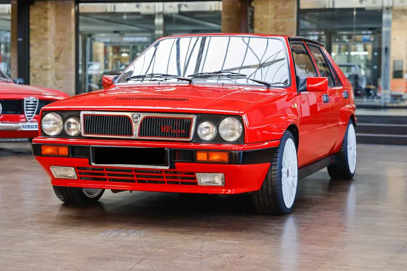 Lancia Delta HF Integral Sports Seats Restored Sports Suspension & OZ Rims (1988)