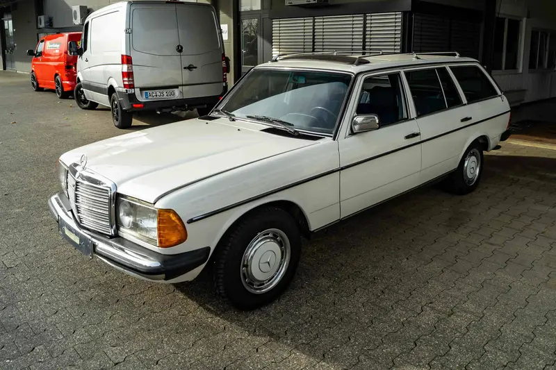 Mercedes-Benz W123 200T Kombi Schiebedach Zentralverriegelung (1985)