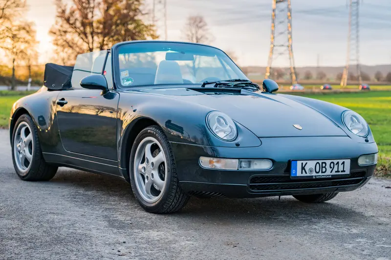 Porsche 993 Cabrio lückenlose Historie Gutachten Note 2 Dunkelgrün-Metallic (1995)