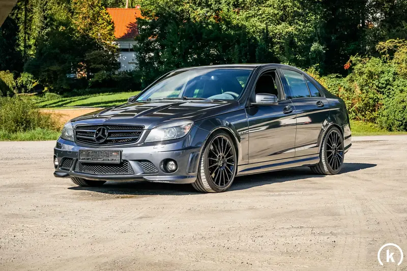 Mercedes-Benz C63 AMG Limousine Sauger-Motor Alcantara Innenraum nur 95.500 km (2009)