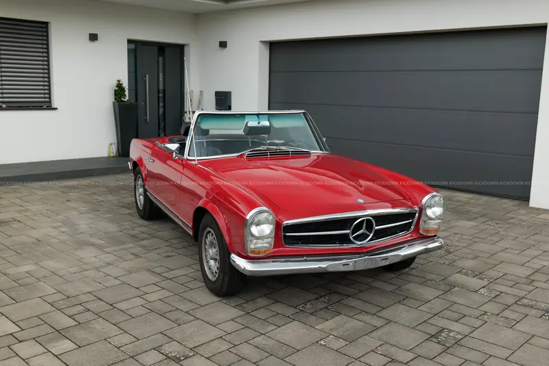 Mercedes-Benz 250 SL Pagode W113 (1968), attraktive Farbkombination, schönes originales Interieur, gut erhaltener Unterboden