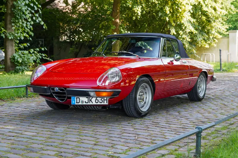 Alfa Romeo 2000 Spider Veloce (1977), owned by the current owner for 41 years, restored, approximately €25,000 invested, Classic Data Note 1-