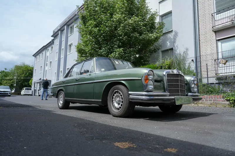 Mercedes-Benz 250 SE W108 (1967), seit 2010 im aktuellen Besitz, Innenraum restauriert, attraktive Farbkombination