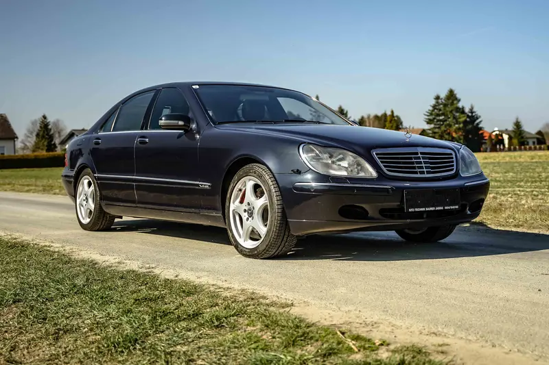 Mercedes-Benz W220 S 600 L V12 from 2nd hand complete checkbook collector's condition (2000)