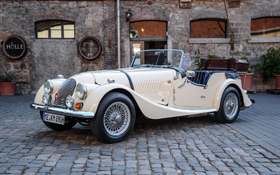 Morgan 4/4 Four-Seater Partially restored Accident-free 3rd hand 3.500 € Investment Complete leather refurbishment Original paint Cover German first delivery (1976)