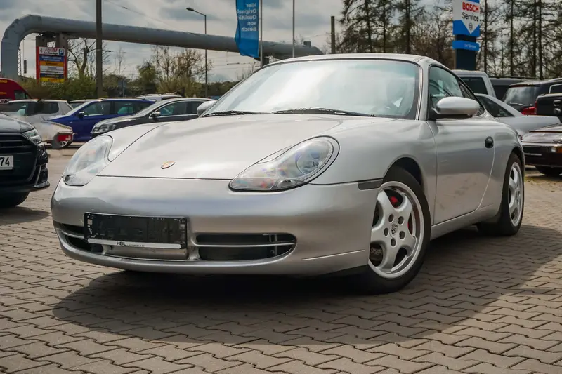Porsche 911 996 Carrera C2 Coupé Silber Metallic 6-Gang vollständige Historie (2000)