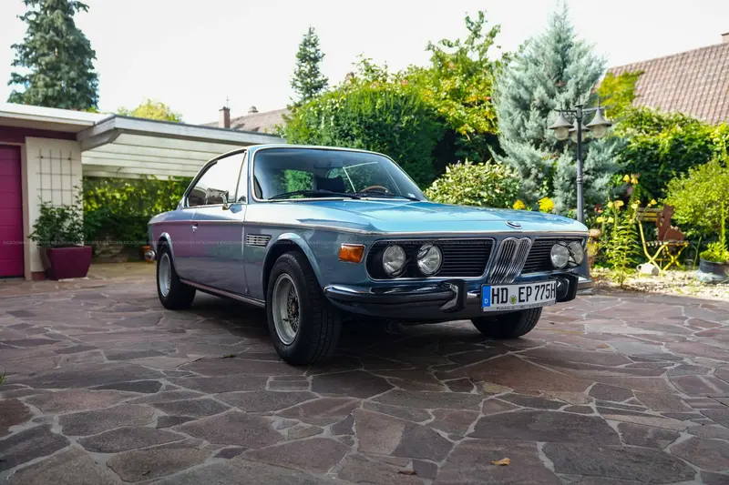 BMW E9 3.0 CSi (1975), manual transmission, air conditioning converted to R134a, removable trailer hitch