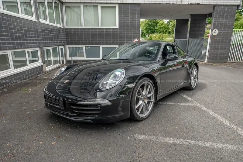Porsche 911 991 Carrera Coupé (2013), classic color combination, TÜV valid through January 2028